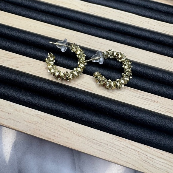 Elegant Gold Hoop Earrings - Picture 3 of 5